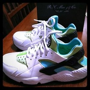 Air Huarache by Nike